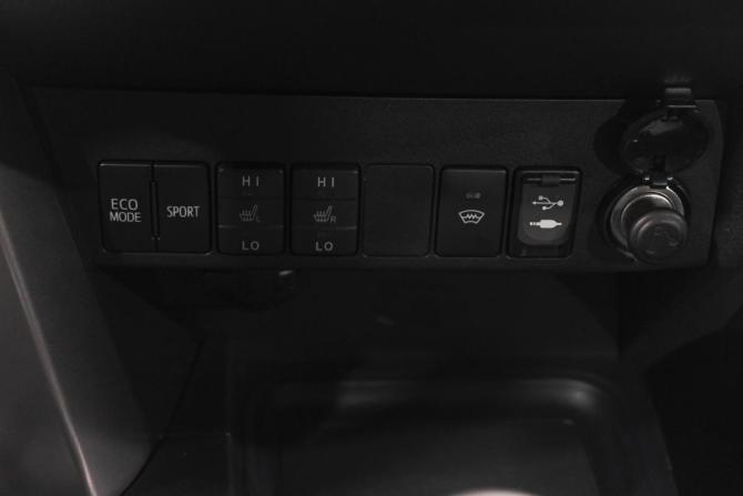 Toyota RAV4 IV (XA40) Рестайлинг с пробегом 2015 года, цена 2 429 000 рублей, 202000 км, внедорожник, Автокод Объявления