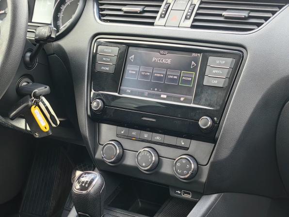 Skoda Octavia III (A7) Рестайлинг с пробегом 2018 года, цена 1 399 000 рублей, 123341 км, лифтбек, Автокод Объявления