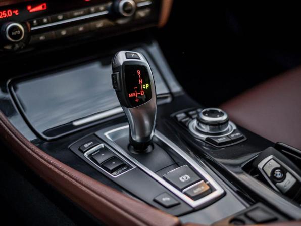 BMW 5 серии VI (F10/F11/F07) с пробегом 2013 года, цена 1 470 000 рублей, 328972 км, седан, Автокод Объявления