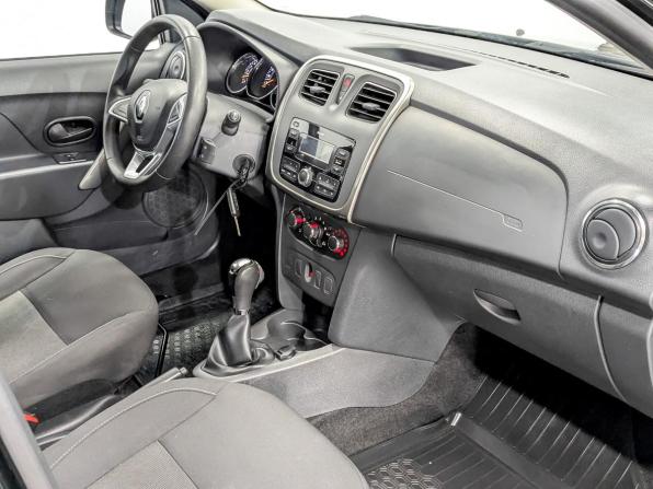 Renault Logan II Рестайлинг с пробегом 2019 года, цена 1 185 000 рублей, 60399 км, седан, Автокод Объявления