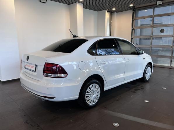 Volkswagen Polo V Рестайлинг с пробегом 2018 года, цена 945 000 рублей, 211812 км, седан, Автокод Объявления