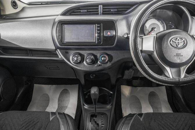 Toyota Vitz III (XP130) Рестайлинг с пробегом 2014 года, цена 899 000 рублей, 105000 км, хэтчбек, Автокод Объявления