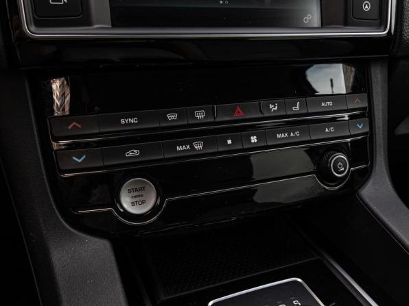 Jaguar F-Pace I с пробегом 2016 года, цена 2 230 000 рублей, 163879 км, внедорожник, Автокод Объявления