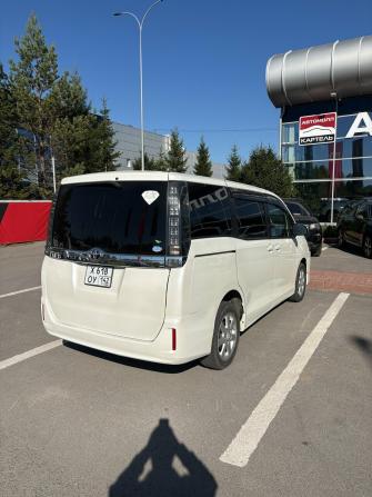 Toyota Voxy III (R80) с пробегом 2014 года, цена 1 699 000 рублей, 196000 км, минивэн, Автокод Объявления