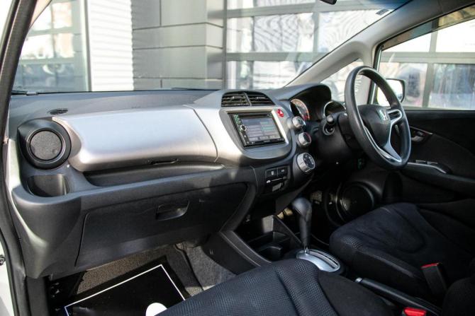 Honda Fit II с пробегом 2011 года, цена 800 000 рублей, 88000 км, хэтчбек, Автокод Объявления