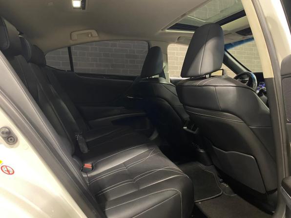 Lexus ES VII с пробегом 2019 года, цена 3 750 000 рублей, 123462 км, седан, Автокод Объявления