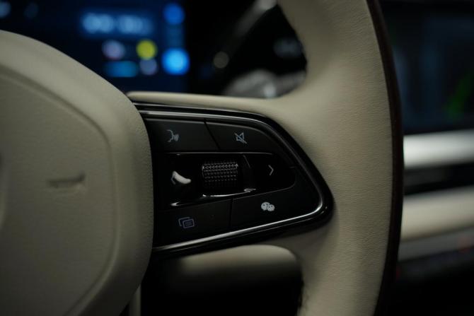 Geely Monjaro I с пробегом 2024 года, цена 3 290 000 рублей, 50821 км, внедорожник, Автокод Объявления