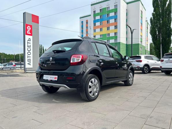 Renault Sandero II с пробегом 2015 года, цена 899 000 рублей, 170190 км, хэтчбек, Автокод Объявления
