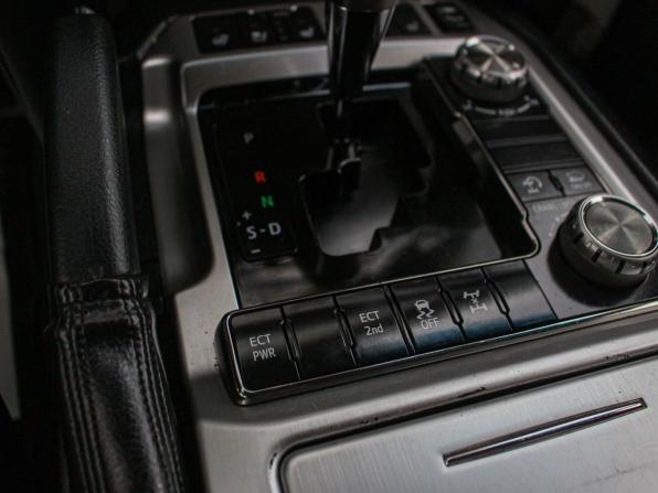 Toyota Land Cruiser 200 Series Рестайлинг 2 с пробегом 2018 года, цена 4 200 000 рублей, 413500 км, внедорожник, Автокод Объявления