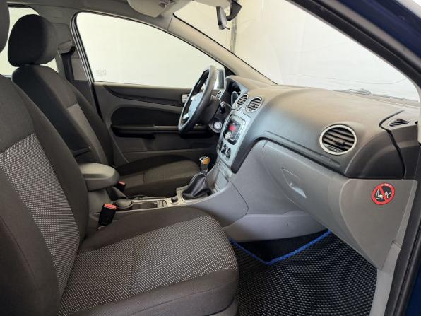 Ford Focus II Рестайлинг с пробегом 2010 года, цена 455 000 рублей, 278646 км, седан, Автокод Объявления