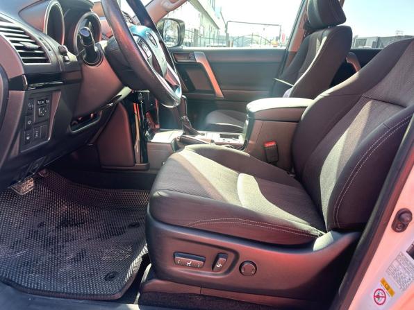 Toyota Land Cruiser Prado 150 Series Рестайлинг 1 с пробегом 2015 года, цена 3 500 000 рублей, 121031 км, внедорожник, Автокод Объявления