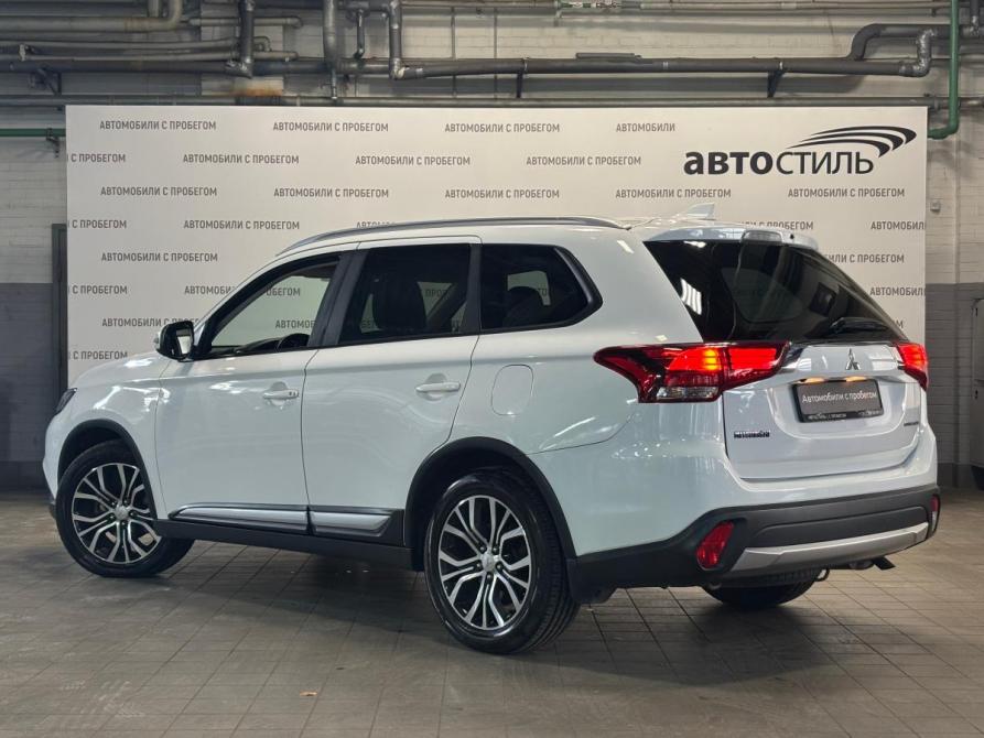 Mitsubishi Outlander III Рестайлинг 2 Санкт-Петербург  - изображение 3