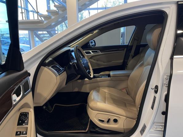 Hyundai Genesis II с пробегом 2014 года, цена 2 275 000 рублей, 106367 км, седан, Автокод Объявления