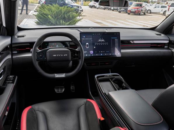 JETOUR DASHING I с пробегом 2023 года, цена 2 230 000 рублей, 16141 км, внедорожник, Автокод Объявления