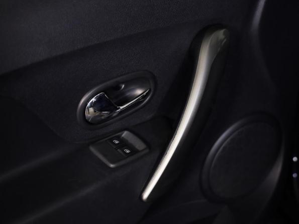 Renault Sandero II с пробегом 2017 года, цена 899 000 рублей, 146782 км, хэтчбек, Автокод Объявления