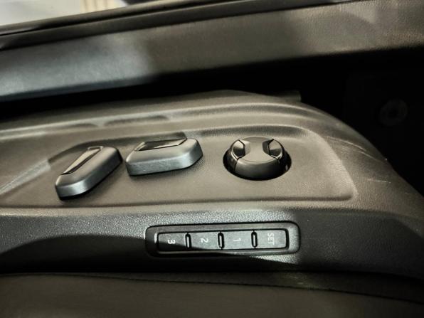 Skoda Karoq I с пробегом 2021 года, цена 2 569 000 рублей, 87000 км, внедорожник, Автокод Объявления