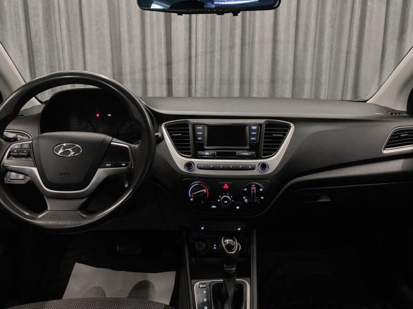 Hyundai Solaris II с пробегом 2017 года, цена 999 000 рублей, 102000 км, седан, Автокод Объявления