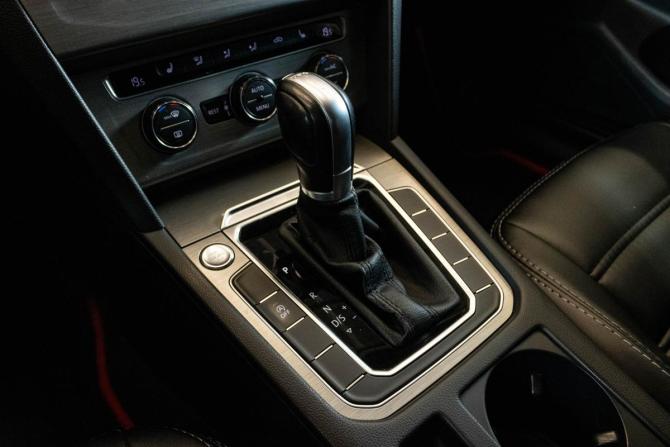 Volkswagen Passat B8 с пробегом 2016 года, цена 1 749 000 рублей, 160393 км, седан, Автокод Объявления
