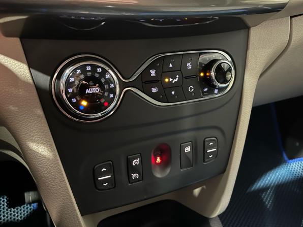 Renault Logan II с пробегом 2014 года, цена 650 000 рублей, 119465 км, седан, Автокод Объявления