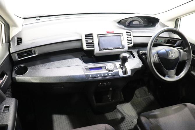 Honda Freed I Рестайлинг с пробегом 2014 года, цена 1 130 000 рублей, 72619 км, компактвэн, Автокод Объявления