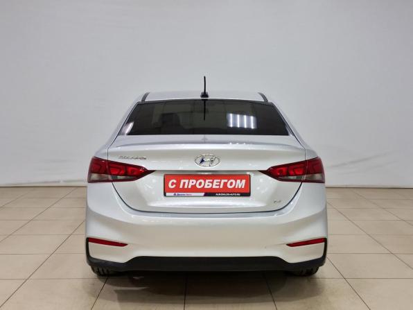 Hyundai Solaris II с пробегом 2018 года, цена 1 025 000 рублей, 153379 км, седан, Автокод Объявления
