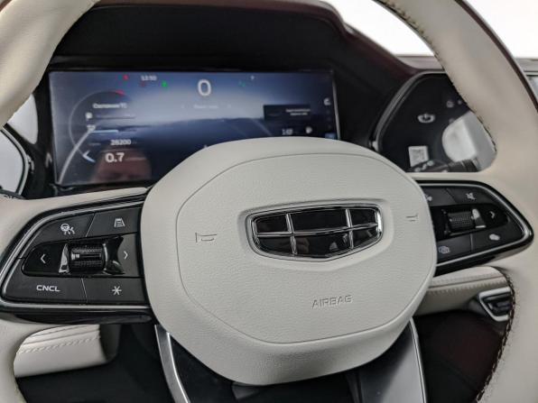Geely Monjaro I с пробегом 2024 года, цена 3 485 000 рублей, 28200 км, внедорожник, Автокод Объявления