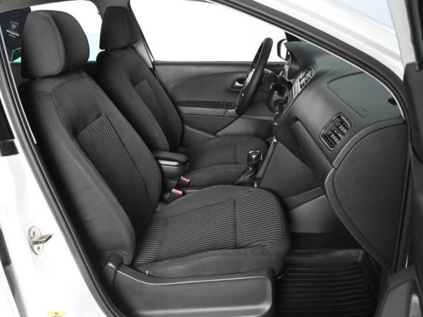 Volkswagen Polo V Рестайлинг с пробегом 2019 года, цена 1 319 000 рублей, 115083 км, седан, Автокод Объявления