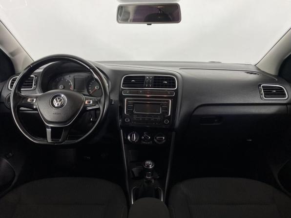 Volkswagen Polo V Рестайлинг с пробегом 2018 года, цена 950 000 рублей, 220615 км, седан, Автокод Объявления
