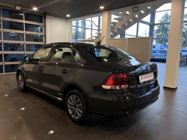 Volkswagen Polo V Рестайлинг с пробегом 2017 года, цена 1 266 000 рублей, 82000 км, седан, Автокод Объявления