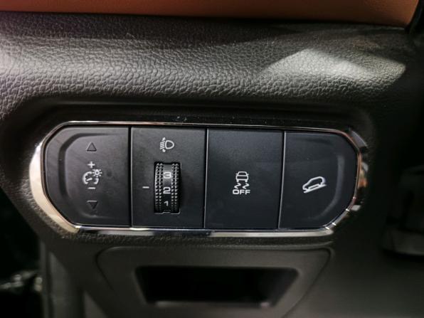 Haval Jolion I с пробегом 2023 года, цена 1 800 000 рублей, 68231 км, внедорожник, Автокод Объявления