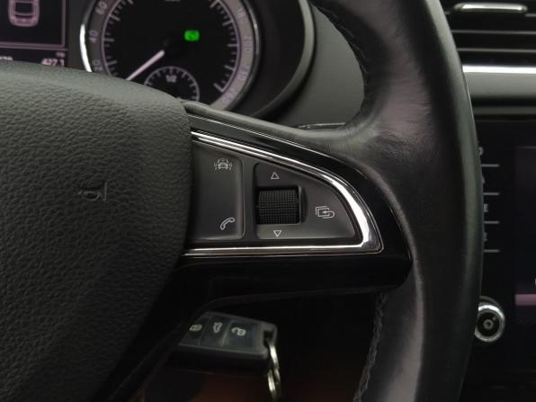 Skoda Octavia III (A7) Рестайлинг с пробегом 2018 года, цена 1 640 000 рублей, 129477 км, лифтбек, Автокод Объявления