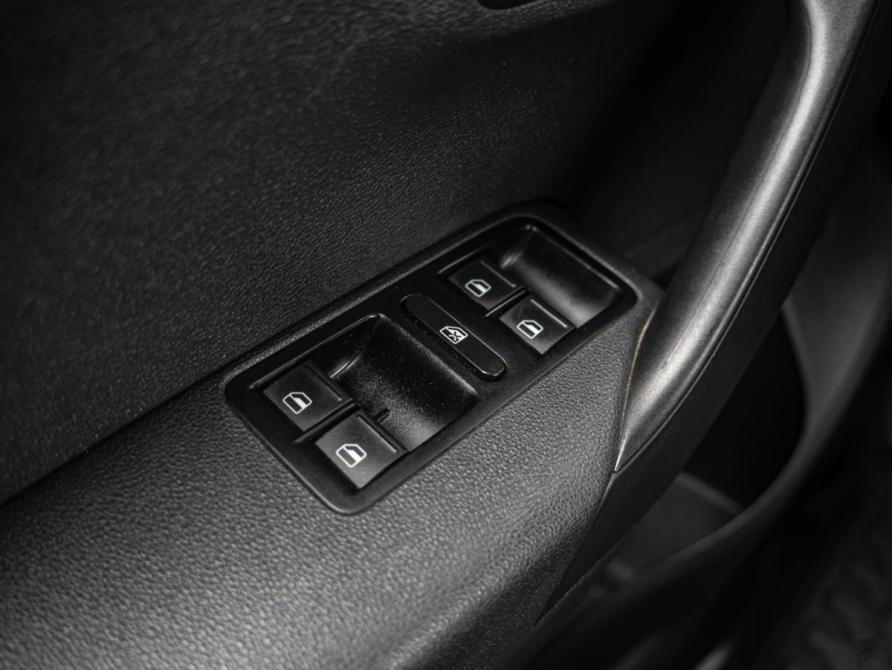Volkswagen Polo V Рестайлинг Краснодар  - изображение 16