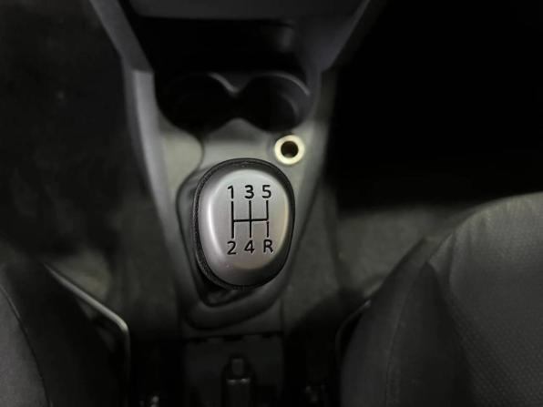 Renault Logan II Рестайлинг с пробегом 2021 года, цена 699 000 рублей, 97800 км, седан, Автокод Объявления