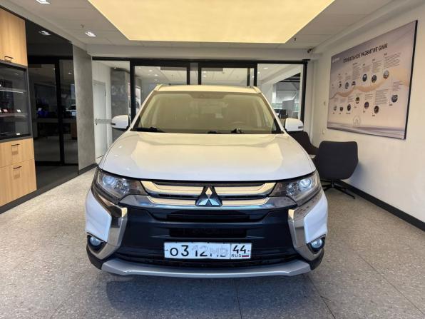 Mitsubishi Outlander III Рестайлинг 2 с пробегом 2017 года, цена 1 621 000 рублей, 203983 км, внедорожник, Автокод Объявления