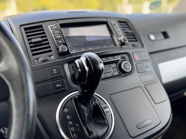Volkswagen Multivan T5 Рестайлинг с пробегом 2011 года, цена 2 262 000 рублей, 300667 км, минивэн, Автокод Объявления