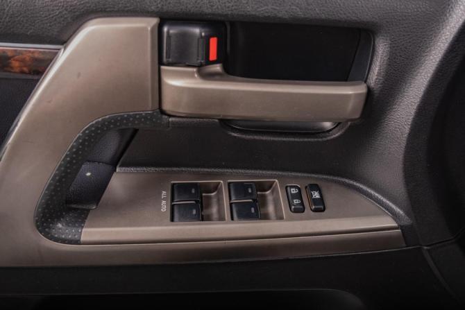 Toyota Land Cruiser 200 Series с пробегом 2011 года, цена 3 299 000 рублей, 268000 км, внедорожник, Автокод Объявления