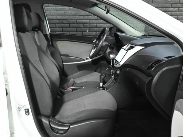 Hyundai Solaris I с пробегом 2013 года, цена 795 000 рублей, 193069 км, седан, Автокод Объявления