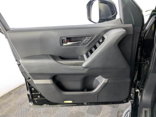 Toyota Land Cruiser 300 Series с пробегом 2024 года, цена 12 225 000 рублей, 35000 км, внедорожник, Автокод Объявления