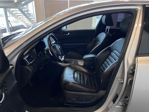 Kia Optima IV Рестайлинг с пробегом 2018 года, цена 2 146 000 рублей, 122630 км, седан, Автокод Объявления