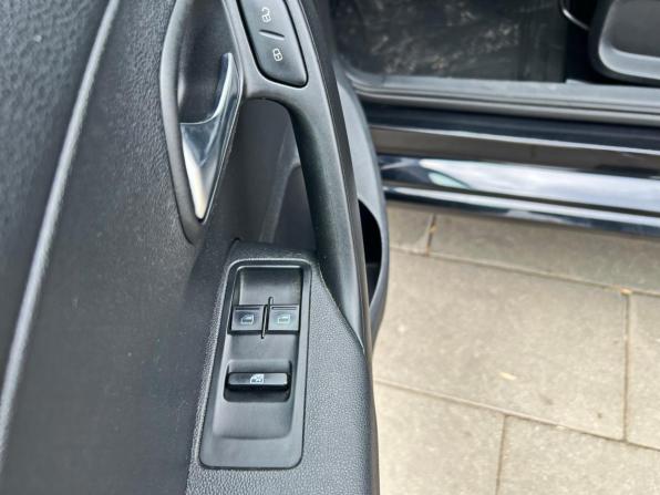 Volkswagen Polo V Рестайлинг с пробегом 2019 года, цена 1 453 100 рублей, 93432 км, седан, Автокод Объявления