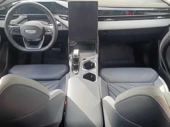 Geely Atlas II с пробегом 2024 года, цена 3 199 000 рублей, 33100 км, внедорожник, Автокод Объявления