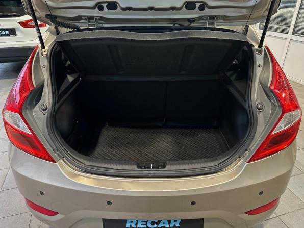 Hyundai Solaris I с пробегом 2013 года, цена 740 000 рублей, 175900 км, хэтчбек, Автокод Объявления