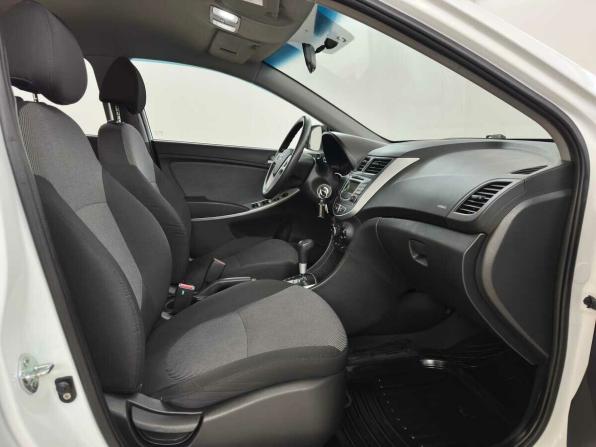 Hyundai Solaris I с пробегом 2013 года, цена 735 000 рублей, 213854 км, седан, Автокод Объявления