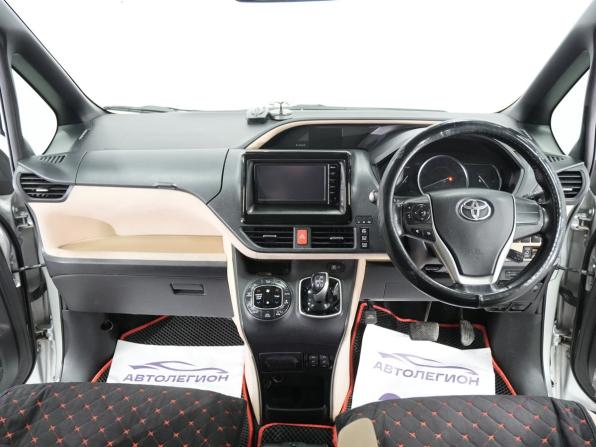 Toyota Noah III (R80) с пробегом 2014 года, цена 1 490 000 рублей, 246179 км, минивэн, Автокод Объявления