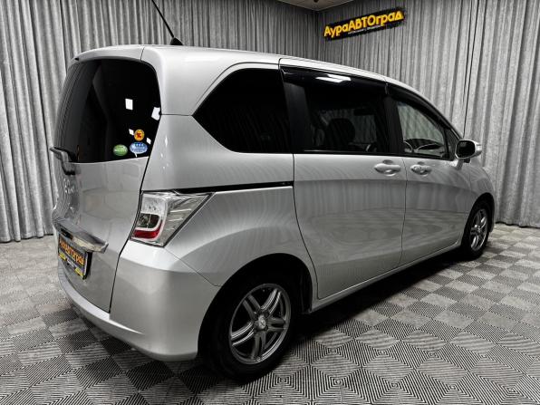 Honda Freed I Рестайлинг с пробегом 2013 года, цена 1 200 000 рублей, 114787 км, компактвэн, Автокод Объявления
