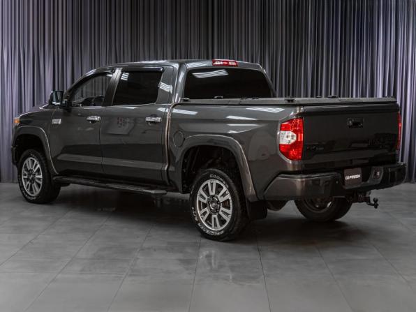 Toyota Tundra II Рестайлинг с пробегом 2018 года, цена 7 099 000 рублей, 123449 км, offers.body_type.unknown, Автокод Объявления