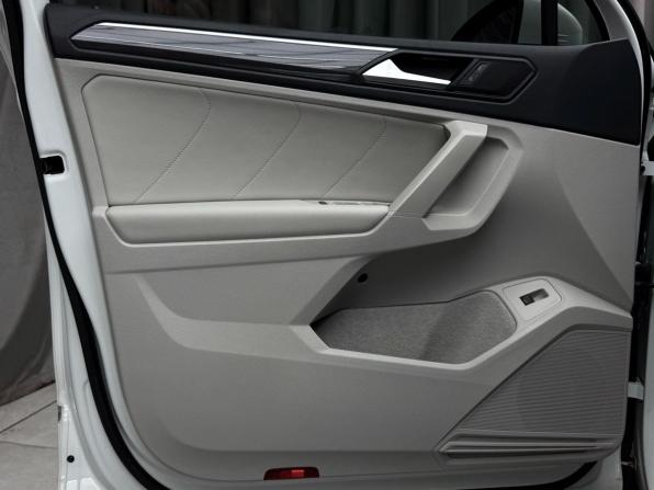 Volkswagen Tiguan II с пробегом 2019 года, цена 4 099 000 рублей, 75563 км, внедорожник, Автокод Объявления