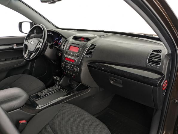 Kia Sorento II Рестайлинг с пробегом 2018 года, цена 1 790 000 рублей, 208000 км, внедорожник, Автокод Объявления