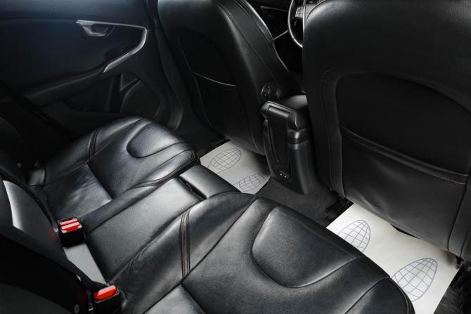 Volvo V40 II с пробегом 2014 года, цена 1 089 000 рублей, 240000 км, хэтчбек, Автокод Объявления