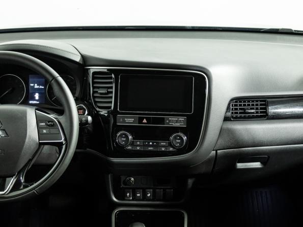 Mitsubishi Outlander III Рестайлинг 3 с пробегом 2018 года, цена 1 999 777 рублей, 75000 км, внедорожник, Автокод Объявления